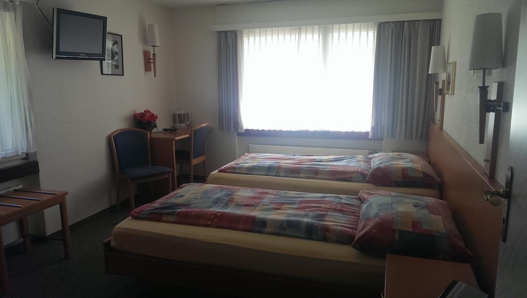 Hotel Frohsinn Erstfeld Room photo